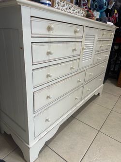 Dresser