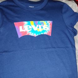 NWOT girls 6/7 Or 7/8 Levi's Tshirt