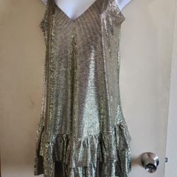 DRESS SIZE S, NEVER WORN.