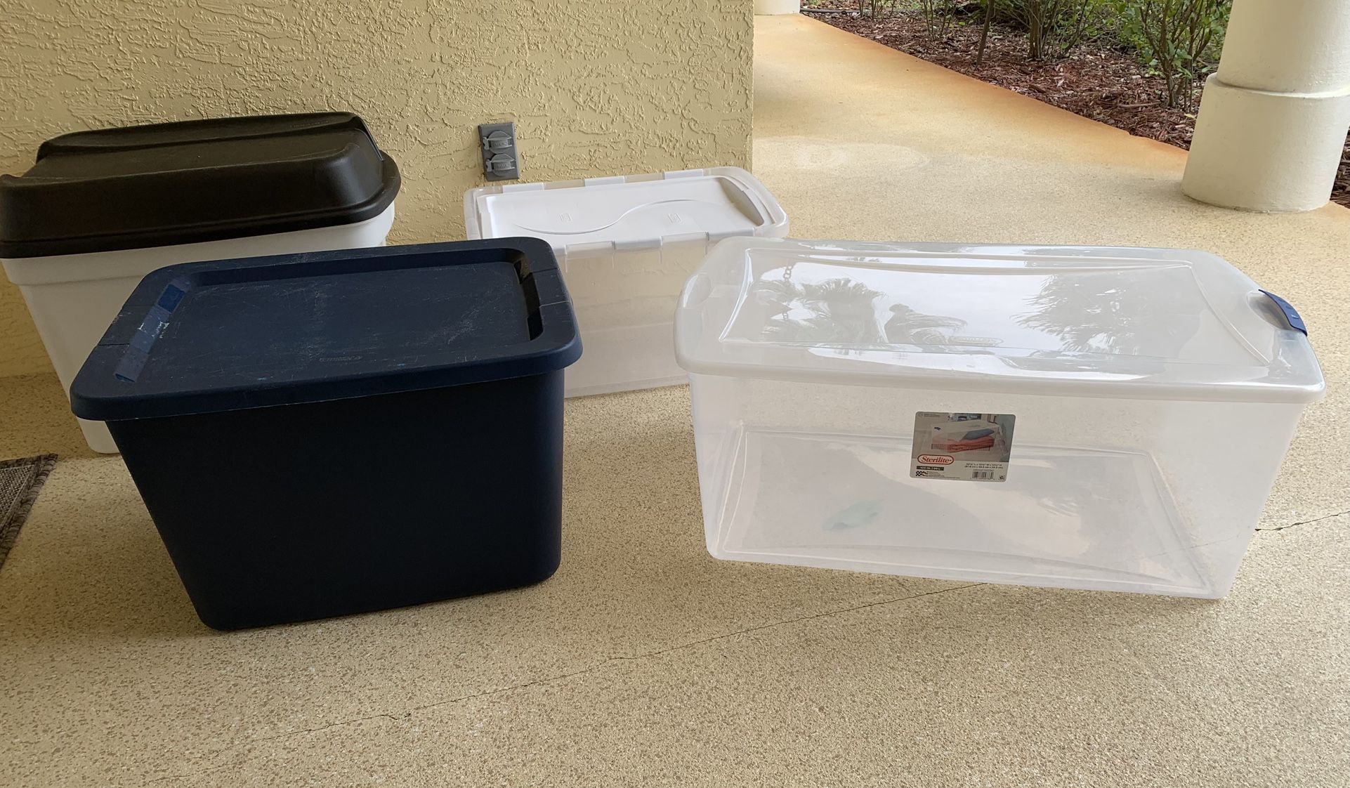 4 Large Storage Containers