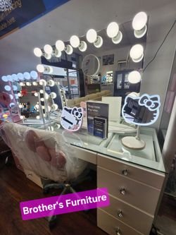 Vanity set Desk and Mirror White. New Especial price