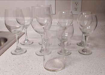 Assorted Wine Glass Lot