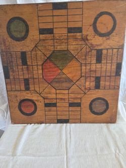 Folk art parchisiee board