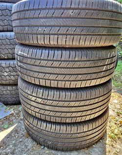 225-55R18 Michelin Brand 🏁For sale 🏷️💯tires usadas en perfecta condición 80%life (4) 
