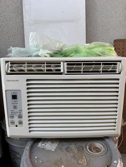 Frigidaire Window Air Conditioner – Works Great