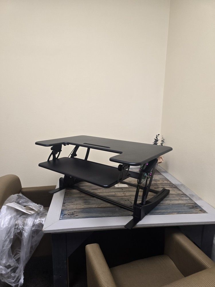 Vivo - Sit-stand Desktop Workstation