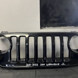 2018-2019-2020-2021-2022-2023 JEEP WRANGLER JL GRILL OEM USED 