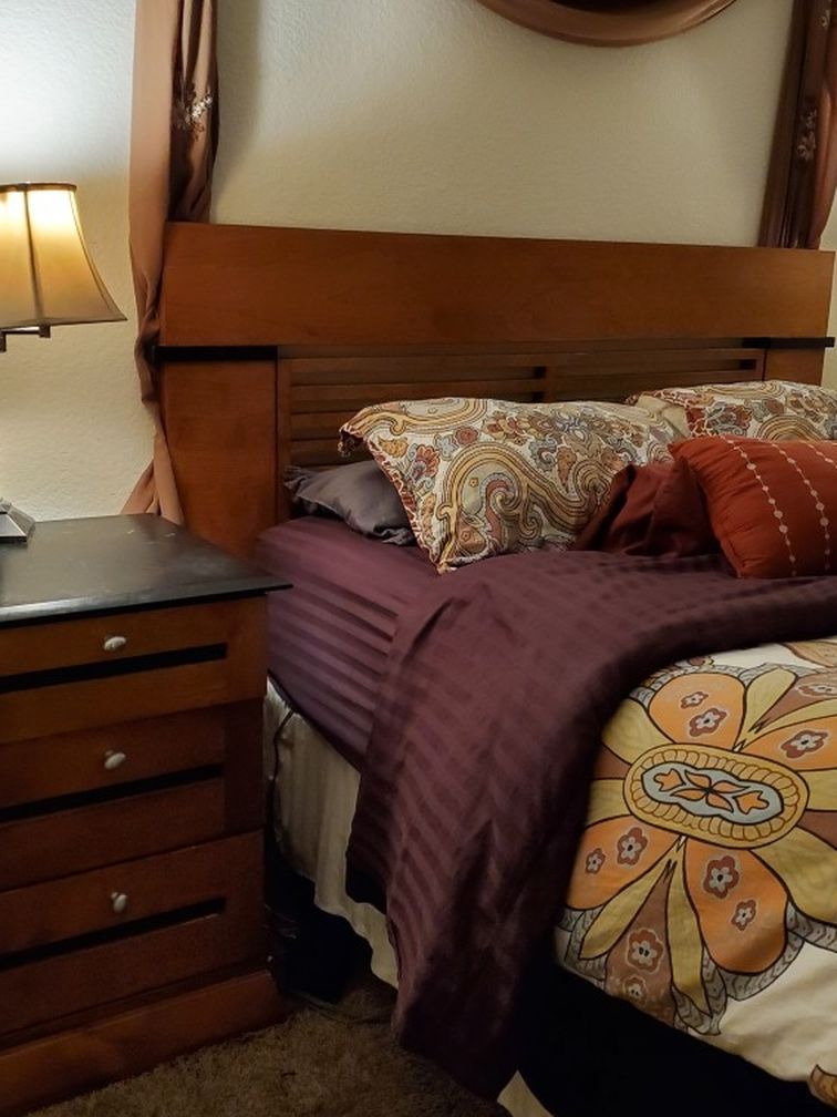 Queen Bed and Nightstands