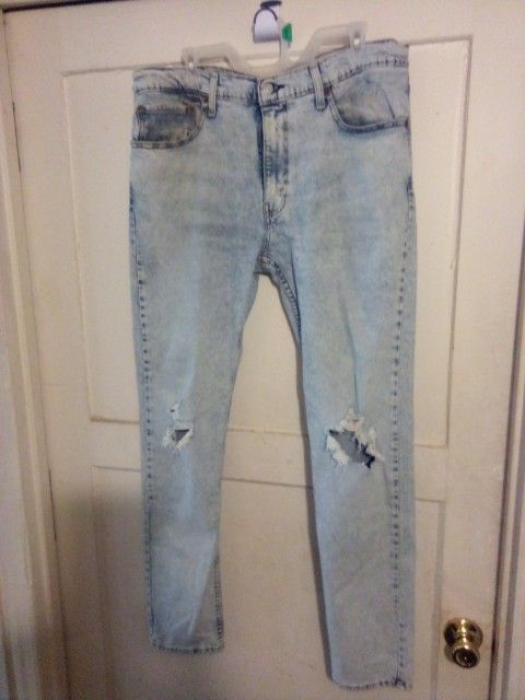 Levi's Size 36/34..$5