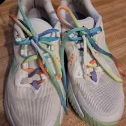 Used 3.5Y Nike Tennis Shoes