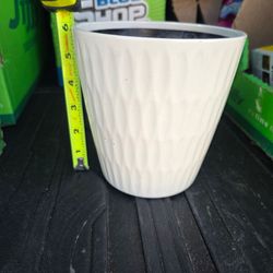 Plast decorative pots