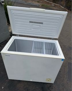 Freezer Large household deep chest hard to find size