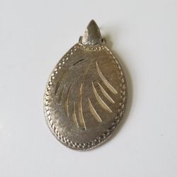 Large 2.5" silver tone leaf pendant 