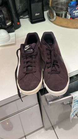 Woman’s Nike Court Royale (10)