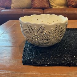 Like New Bath And Body Works Snowflake Bowl Candle Holder
