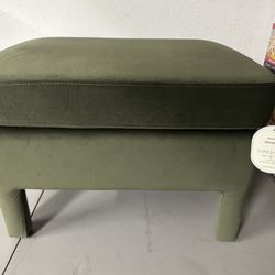 Ottoman ( Is not A Storage ) Brand New Condition 