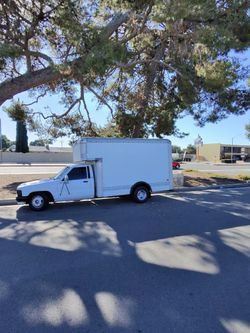 1986 Toyota Uhaul Truck