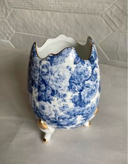 Vintage Formalities by Baum Bros Blue and White Egg-Shaped Footed Vase
