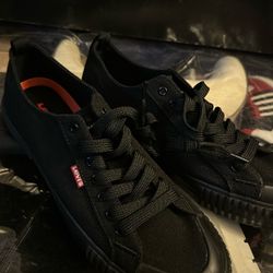 Teniz Nuevoz LEVIS Size 9.5 Nuevoz