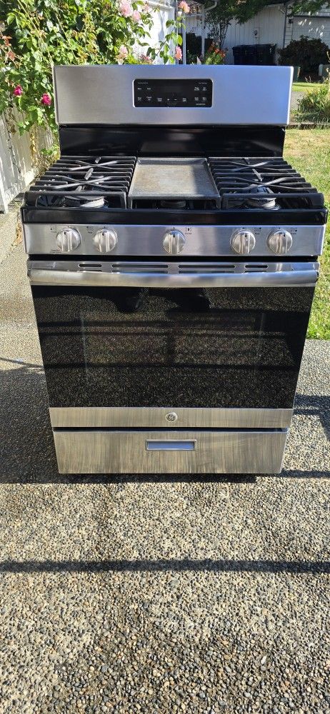 Ge Gas Stove 30w) I Can Help You With Free Delivery Within 10 Miles Distance