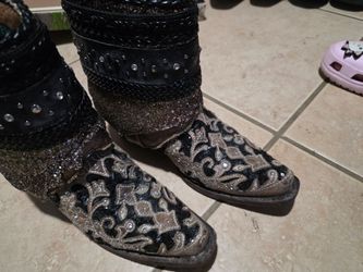 Size 8 Women's Boots
