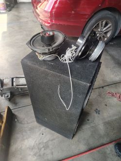 12 inch speakers with 6x9 . 2 amplifiers one 4"speaker
