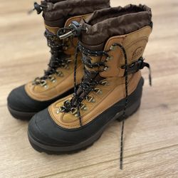 Sorel Conquest Winter Boots. Excellent Condition