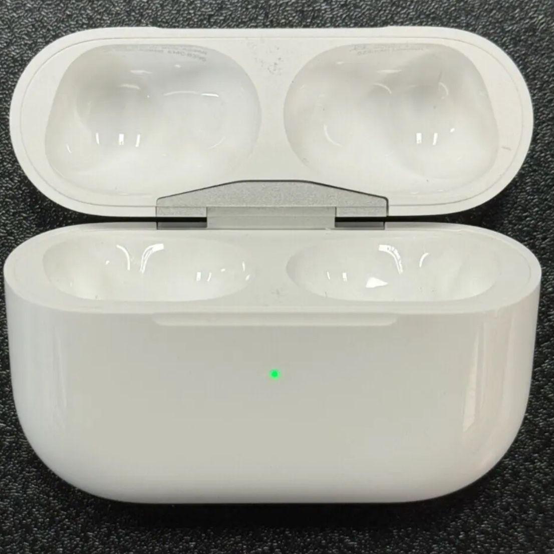AirPods Pro 2nd Generation USB-C Charging Case 