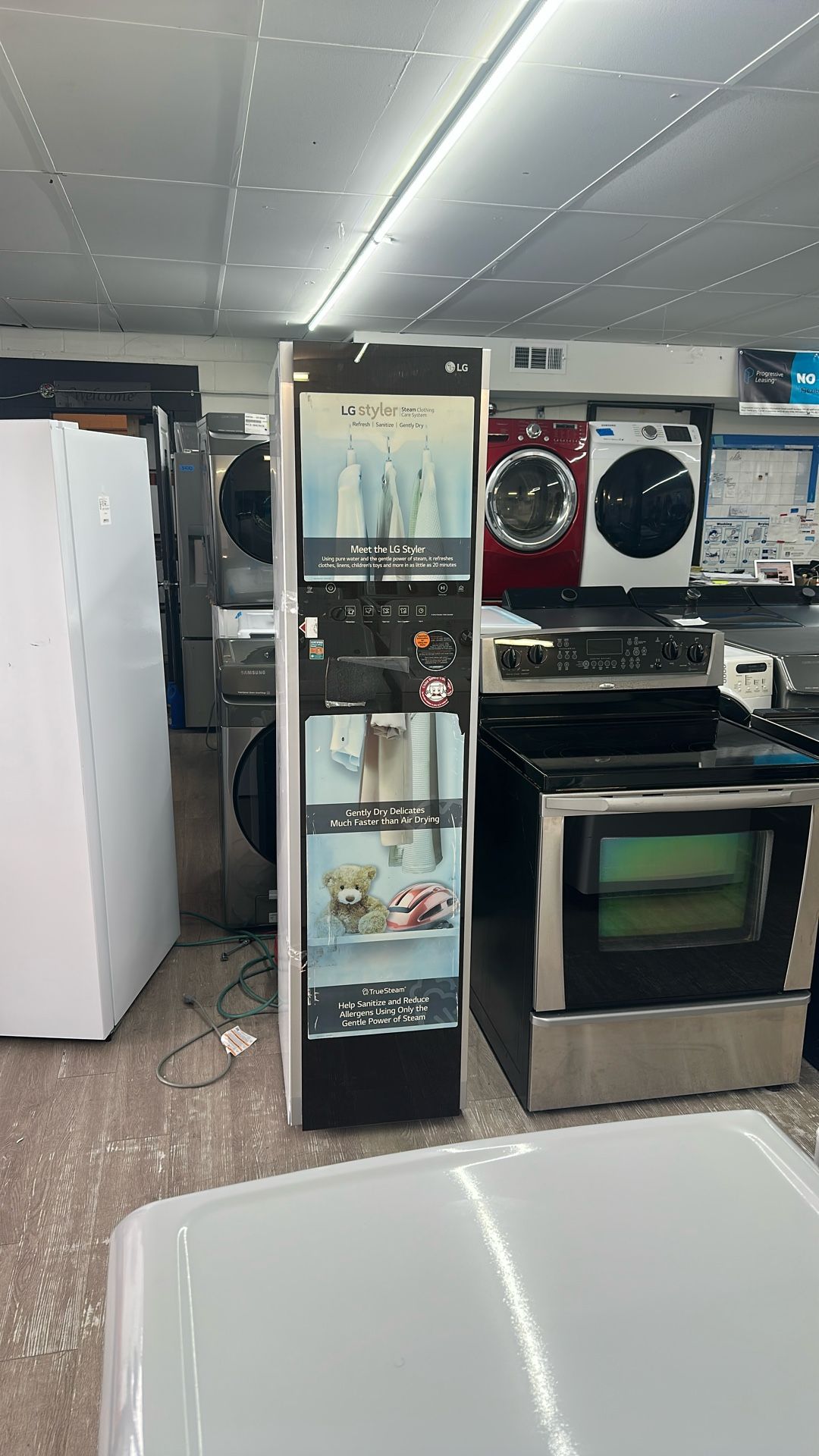 LG Steam Closet With Wi-Fi And 3 Hangers