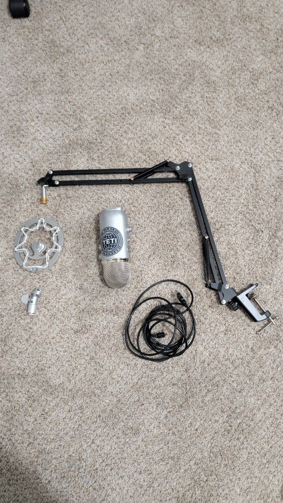 Blue Yeti (Silver) Desktop Mic With Accessories