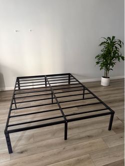 Heavy-Duty Metal Platform Bed Frame