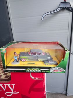 Jada Road Rats 1953 Chevy Bel Air 2 Car Set features a 1:24 scale model and a smaller