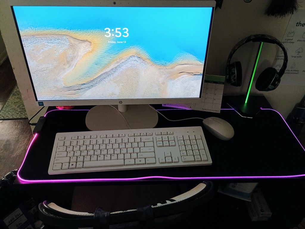 HP 22" All-in-One Desktop PC with Desk, Chair, Etc.