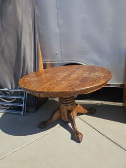 Solid Oak dining table 48 x 48 inch