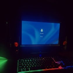 Fast Gaming PC with Accesories 