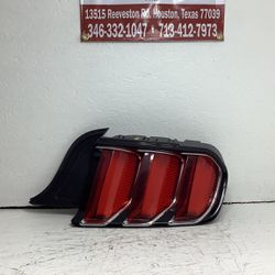 2015-2017 Ford Mustang Right Tail Light (1) 