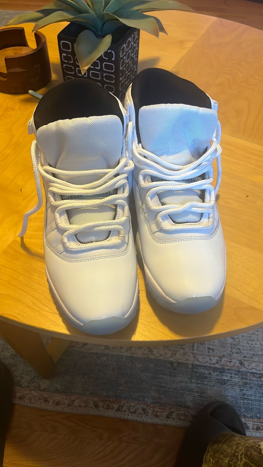 Jordan 11 Legend Blues 