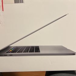 MacBook Pro With Touch Bar In Amazing Condition 15inch 