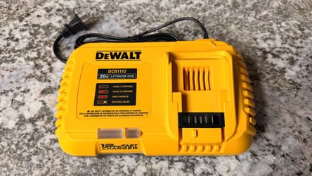 DeWalt DCB1112 20V 12-Amp Fast Charger