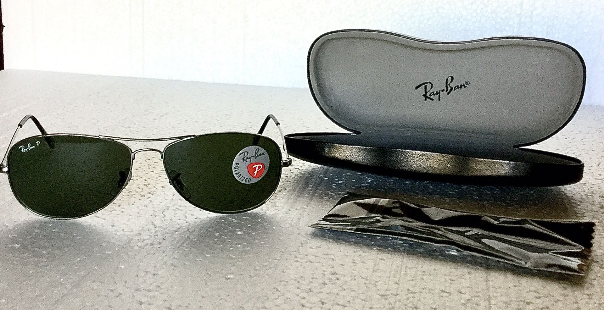 Ray-Ban RB3362 Cockpit Aviator Polarized Sunglasses (NEW never used) with Hard Case and Cleaning Cloth