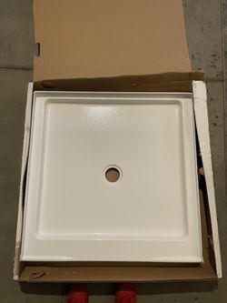 Delta Classic 500 36 in. L x 36 in. W Alcove Shower Pan Base with Center Drain in High Gloss White 