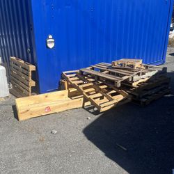 FREE PALLETS 