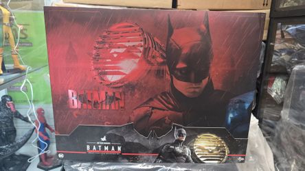 Hot Toys Batman DX w/ Bat Signal