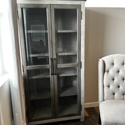 Bookshelf With Ajustable Shelves 