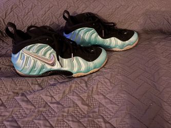 Island green Nike Foamposite