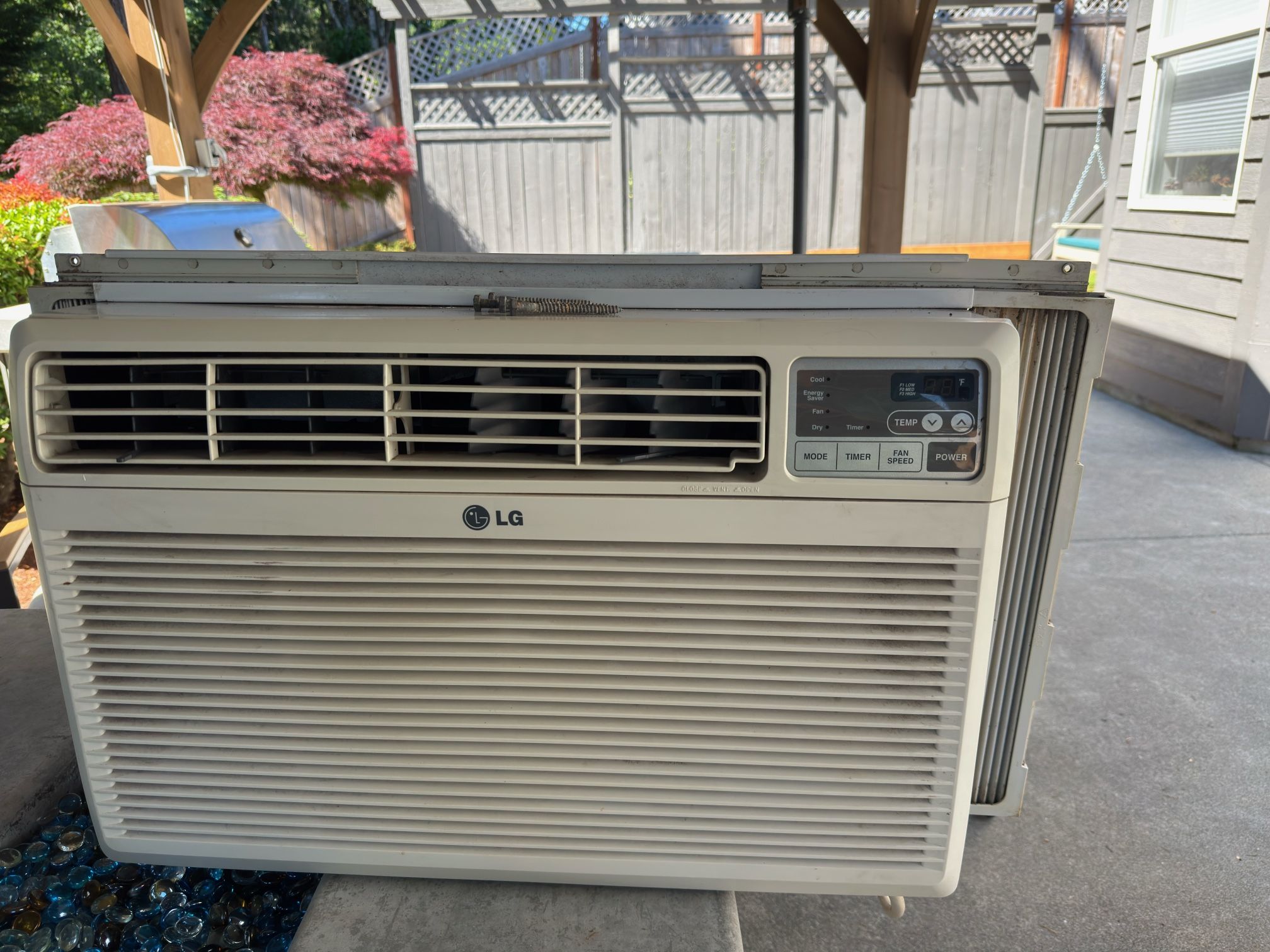 LG Air Conditioner 17,500 BTU