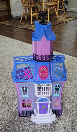 Vampirina Playset