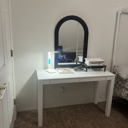 Desk/Mirror/light