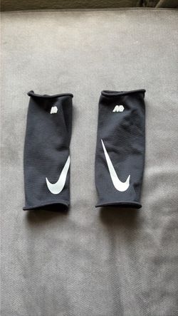 Soccer shin guard sleeve