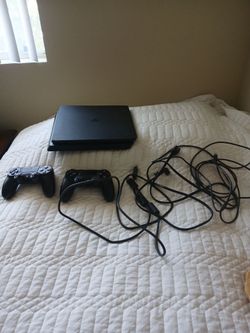PS4 slim 1tb